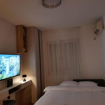 Studio Apartment Art Zone Podgorica Extérieur photo