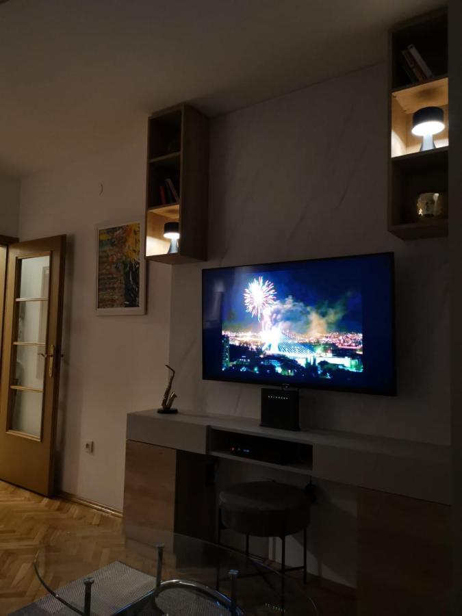 Studio Apartment Art Zone Podgorica Extérieur photo
